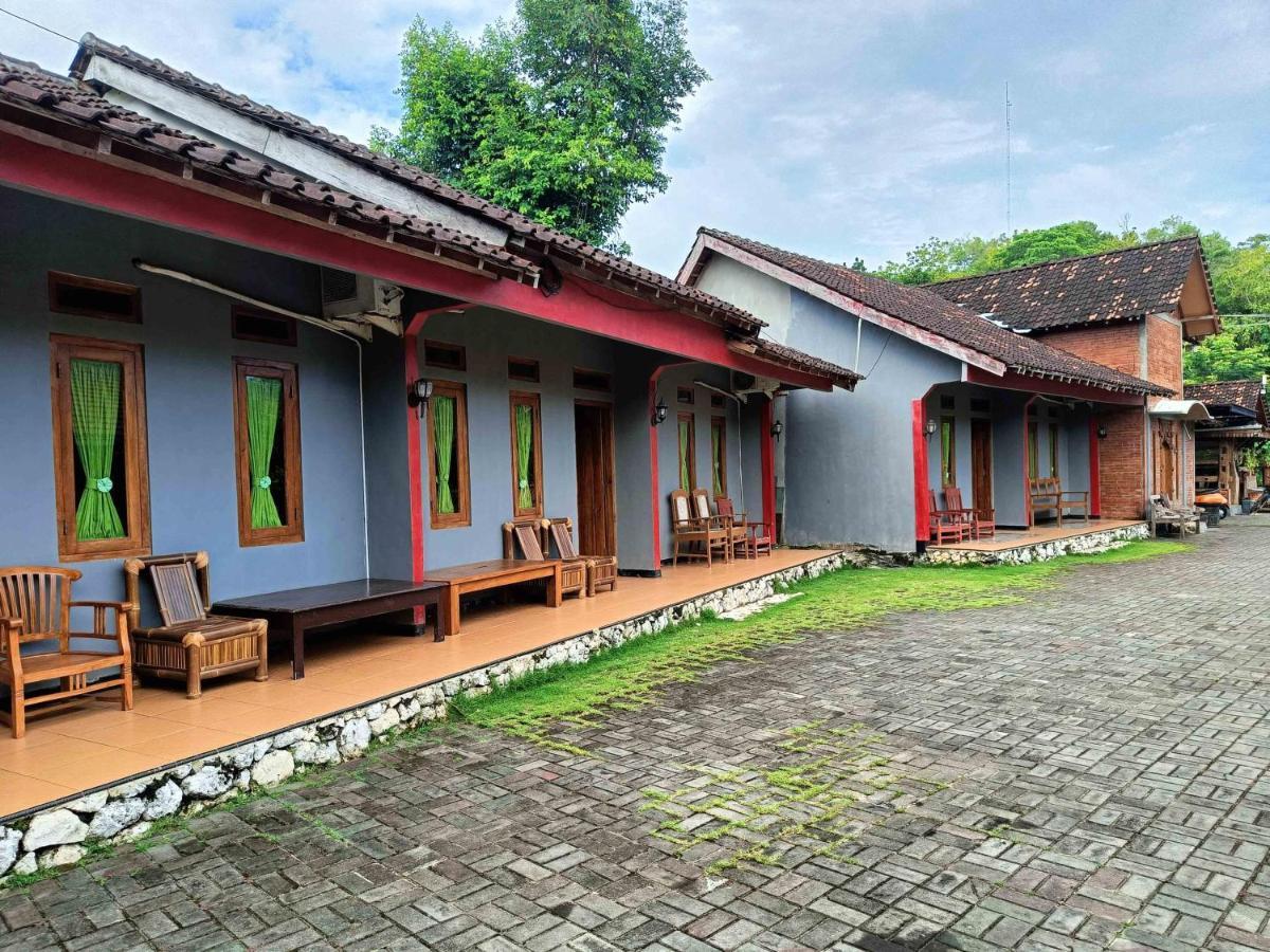 Jogo Segoro Homestay RedPartner near Pantai Sundak Gunungkidul Ngandong Exterior foto